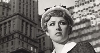 Cindy Sherman: The Queen of No Identity Cindy Sherman Feature Image